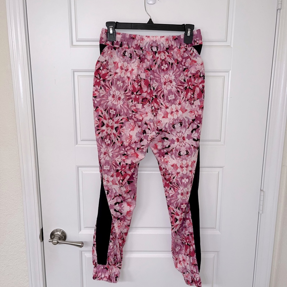 Matching workout set - Picture 5 of 6